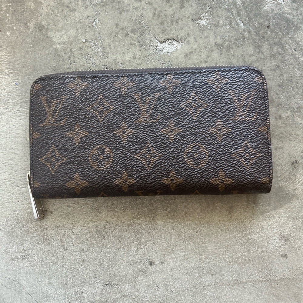 LV Wallet